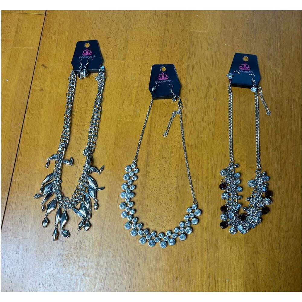 NWT Set of 3 Paparazzi necklaces and earrings